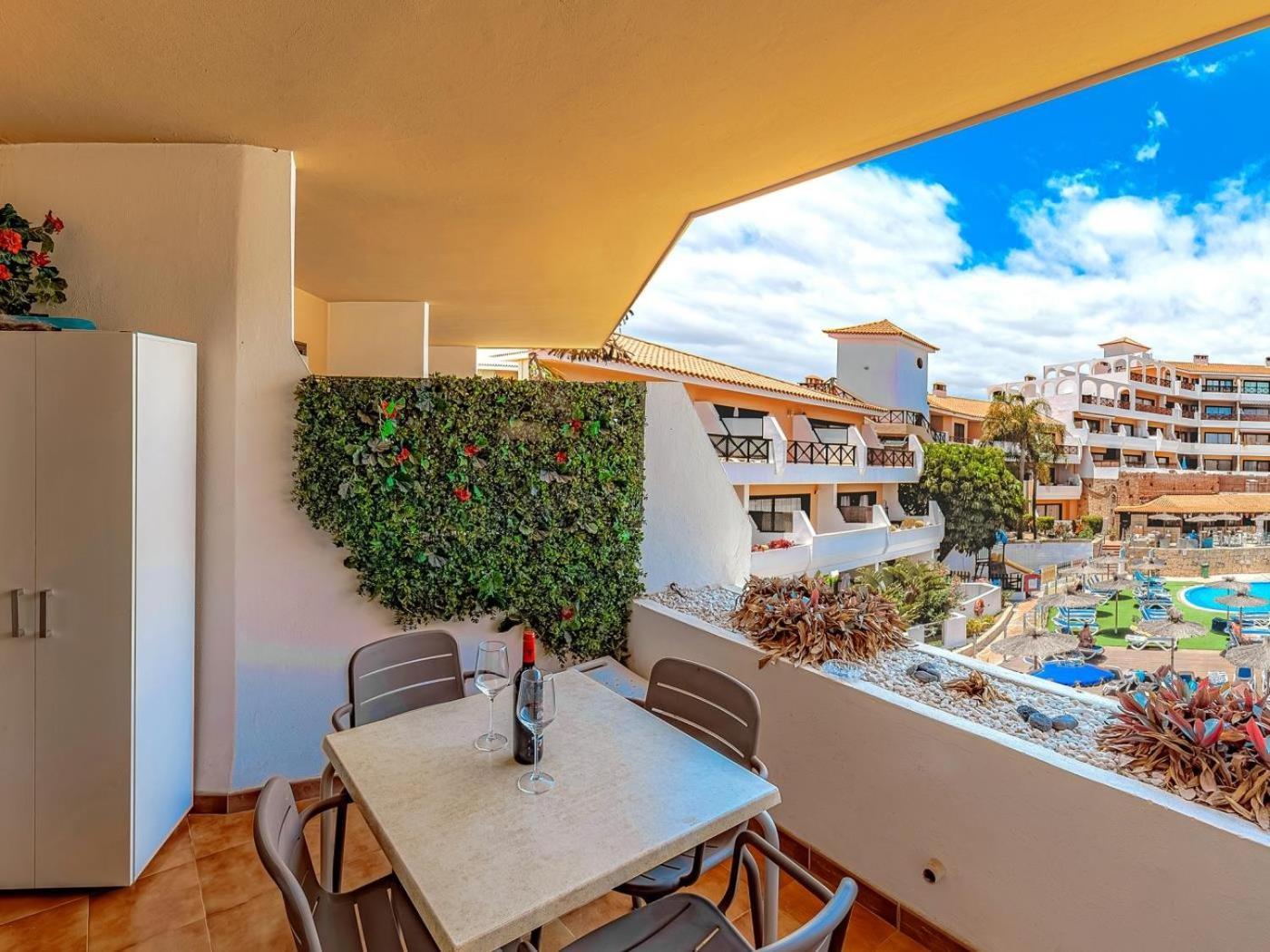 In Golf Del Sur With Heated Pool *
